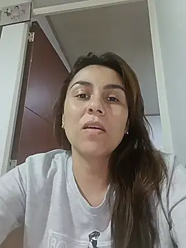 Snapshot of vanessa-titisM chatting on 05-31-26, 12:19 vanessa-titisM online show from 05-31-26, 12:19