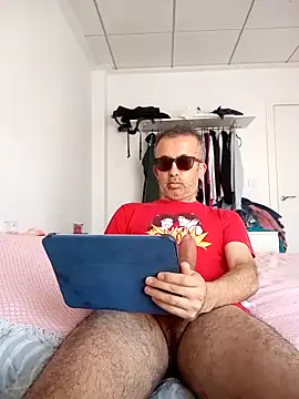 Snapshot of EmilioTaladdro chatting on 05-03-26, 11:16 EmilioTaladdro online show from 05-03-26, 11:16