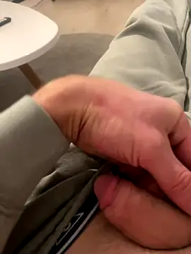 Milike 93 online show from 10-17-25, 10:12