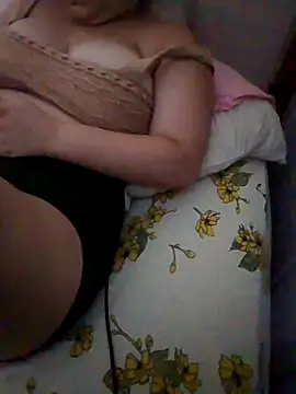 luablancax2021 online show from 10-23-25, 07:45