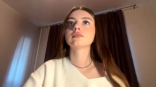 Snapshot of CatherinDream chatting on 09-21-25, 02:02 CatherinDream online show from 09-21-25, 02:02