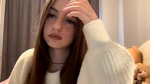 Snapshot of CatherinDream chatting on 10-17-25, 03:53 CatherinDream online show from 10-17-25, 03:53
