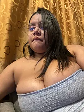 Snapshot of Anabelle_00_ chatting on 11-08-25, 03:29 Anabelle 00 online show from 11-08-25, 03:29