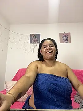 Snapshot of Anabelle_00_ chatting on 11-17-25, 03:23 Anabelle 00 online show from 11-17-25, 03:23