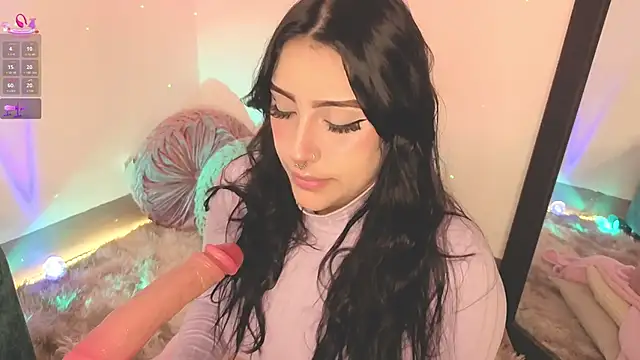 Snapshot of ashlynnlowe_ chatting on 11-02-25, 08:22 ashlynnlowe online show from 11-02-25, 08:22