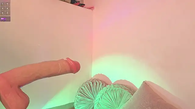 Snapshot of ashlynnlowe_ chatting on 11-08-25, 07:34 ashlynnlowe online show from 11-08-25, 07:34