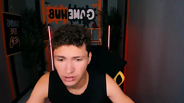 Snapshot of JonnyDarka chatting on 10-17-25, 10:40 JonnyDarka online show from 10-17-25, 10:40