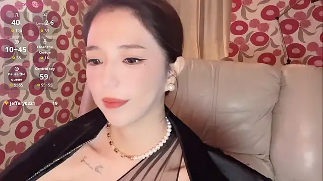 miss-lin online show from 11-15-25, 01:40