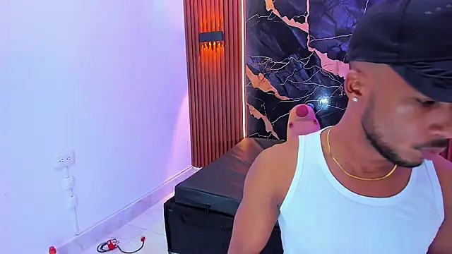 Snapshot of Lucky_boys__X chatting on 09-18-25, 11:45 Lucky boys X online show from 09-18-25, 11:45