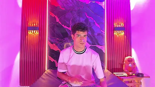 Snapshot of Lucky_boys__X chatting on 10-02-25, 11:17 Lucky boys X online show from 10-02-25, 11:17