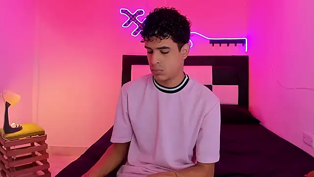 Snapshot of Lucky_boys__X chatting on 10-12-25, 11:53 Lucky boys X online show from 10-12-25, 11:53