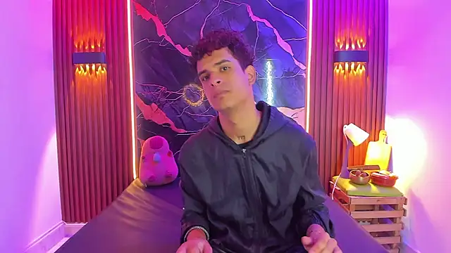 Snapshot of Lucky_boys__X chatting on 10-16-25, 01:34 Lucky boys X online show from 10-16-25, 01:34