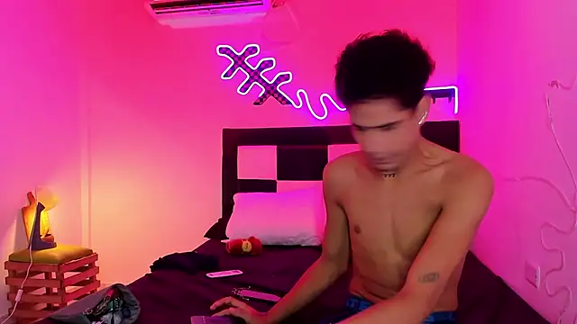 Snapshot of Lucky_boys__X chatting on 10-18-25, 11:55 Lucky boys X online show from 10-18-25, 11:55