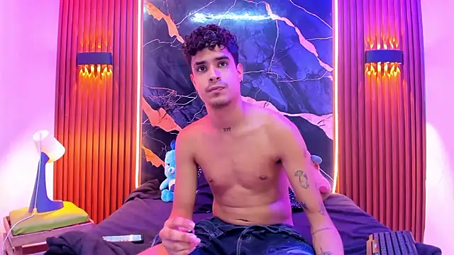 Snapshot of Lucky_boys__X chatting on 02-11-26, 06:13 Lucky boys X online show from 02-11-26, 06:13