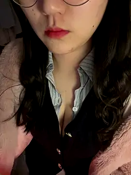 Snapshot of ruiki666 chatting on 12-18-25, 04:57 ruiki666 online show from 12-18-25, 04:57