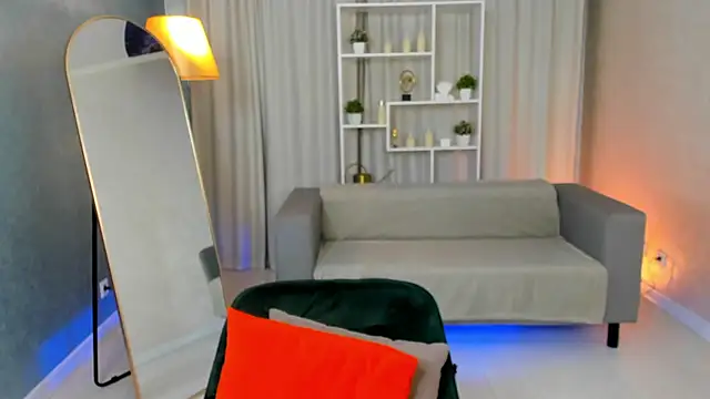 Snapshot of Nina_Devillle chatting on 10-08-25, 03:31 Nina Devillle online show from 10-08-25, 03:31