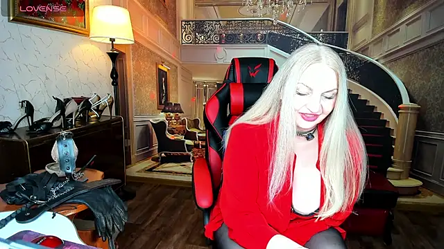 Nina Devillle online show from 02-19-26, 01:23