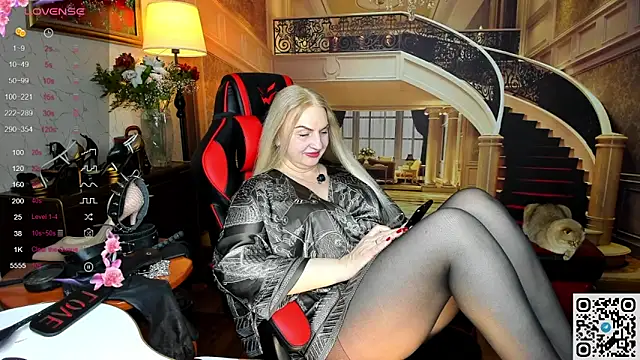 Nina Devillle online show from 03-11-26, 11:11