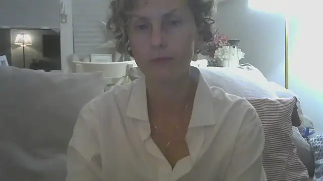 Snapshot of Sylira chatting on 07-28-26, 08:52 Sylira online show from 07-28-26, 08:52