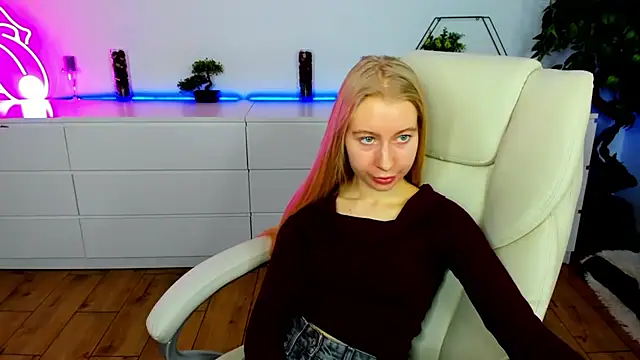 Alina Blonde online show from 11-30-25, 06:39