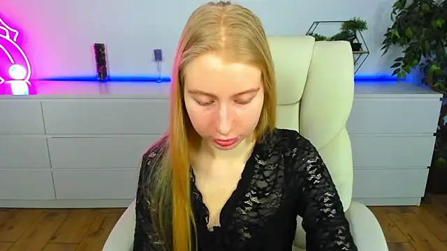 Alina Blonde online show from 03-19-26, 06:39