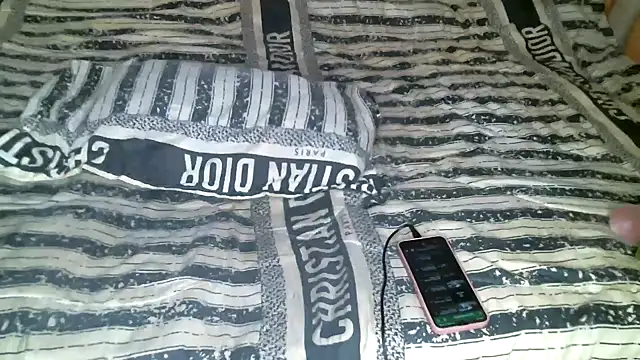 Snapshot of shleybabe chatting on 10-02-25, 11:39 shleybabe online show from 10-02-25, 11:39