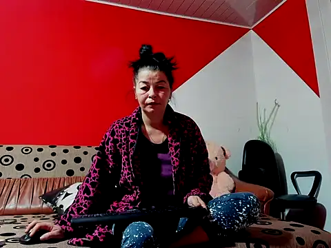 Soffy Skye online show from 10-06-25, 04:32