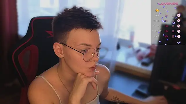 Snapshot of KrisNeal chatting on 09-14-25, 09:19 KrisNeal online show from 09-14-25, 09:19