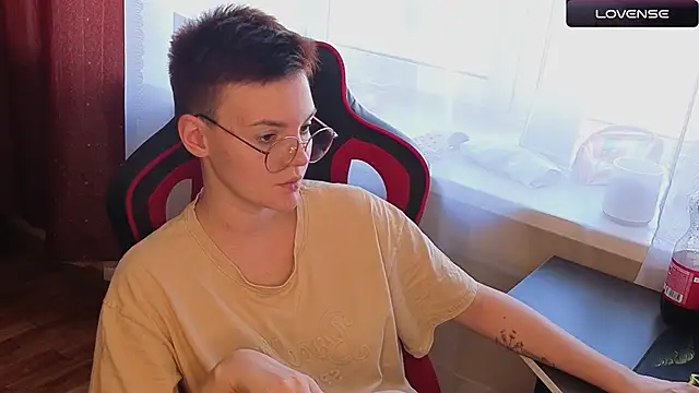 Snapshot of KrisNeal chatting on 09-17-25, 09:22 KrisNeal online show from 09-17-25, 09:22