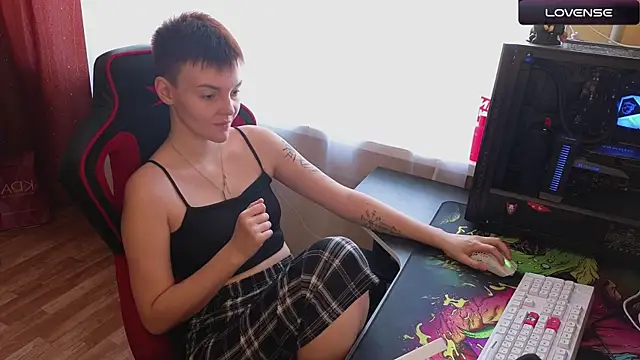 Snapshot of KrisNeal chatting on 09-19-25, 08:49 KrisNeal online show from 09-19-25, 08:49