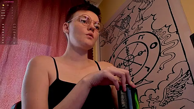 Snapshot of KrisNeal chatting on 09-26-25, 09:24 KrisNeal online show from 09-26-25, 09:24