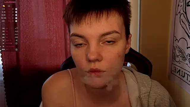 Snapshot of KrisNeal chatting on 10-10-25, 09:30 KrisNeal online show from 10-10-25, 09:30