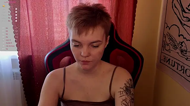 Snapshot of KrisNeal chatting on 10-12-25, 09:30 KrisNeal online show from 10-12-25, 09:30