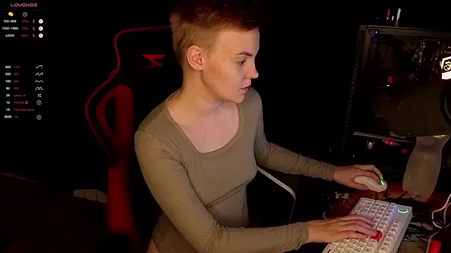 Snapshot of KrisNeal chatting on 10-19-25, 10:05 KrisNeal online show from 10-19-25, 10:05