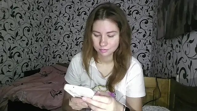 YourEmilie online show from 09-19-25, 09:15