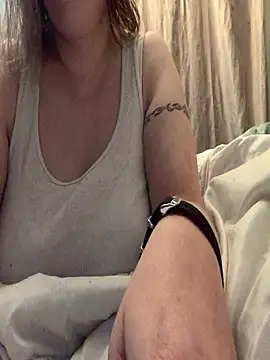 Snapshot of lindamarie_ chatting on 09-28-25, 02:22 lindamarie online show from 09-28-25, 02:22