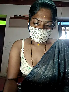 Snapshot of Tamil_Kavitha chatting on 10-28-25, 09:35 Tamil Kavitha online show from 10-28-25, 09:35