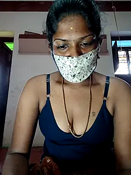 Snapshot of Tamil_Kavitha chatting on 11-13-25, 06:23 Tamil Kavitha online show from 11-13-25, 06:23