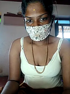 Snapshot of Tamil_Kavitha chatting on 11-16-25, 08:09 Tamil Kavitha online show from 11-16-25, 08:09