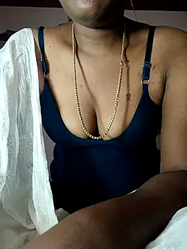 Snapshot of Tamil_Kavitha chatting on 12-14-25, 08:20 Tamil Kavitha online show from 12-14-25, 08:20