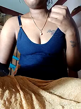 Snapshot of Tamil_Kavitha chatting on 02-26-26, 04:44 Tamil Kavitha online show from 02-26-26, 04:44