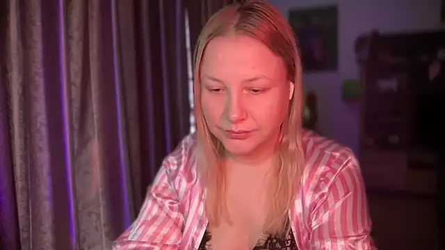 BikiHellena online show from 04-07-26, 08:26