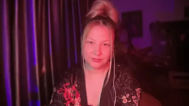BikiHellena online show from 06-08-26, 12:25