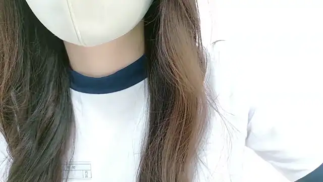  Mia land  online show from 10-27-25, 01:04