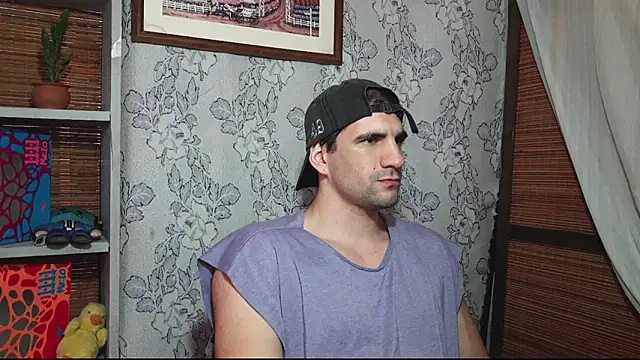 Snapshot of ObeyLust chatting on 09-21-25, 04:41 ObeyLust online show from 09-21-25, 04:41