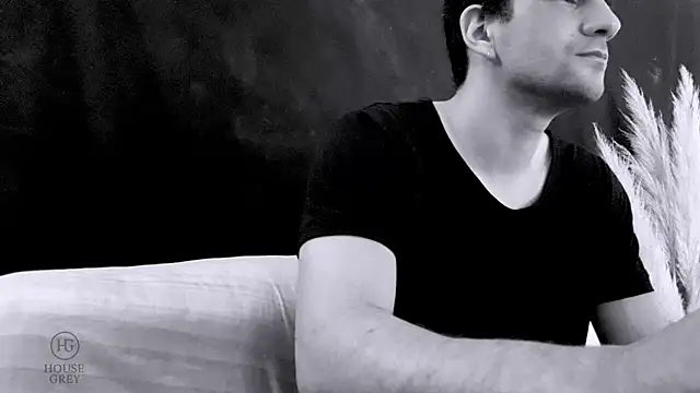 Snapshot of ObeyLust chatting on 10-04-25, 01:09 ObeyLust online show from 10-04-25, 01:09