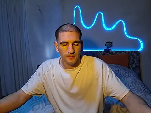 Snapshot of ObeyLust chatting on 11-17-25, 07:03 ObeyLust online show from 11-17-25, 07:03