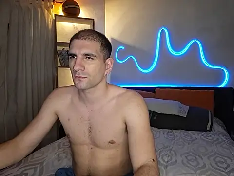 Snapshot of ObeyLust chatting on 11-25-25, 01:38 ObeyLust online show from 11-25-25, 01:38