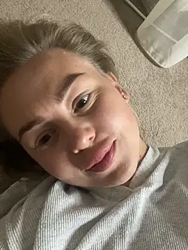 Snapshot of MartaLuna_ chatting on 09-29-25, 08:02 MartaLuna  online show from 09-29-25, 08:02