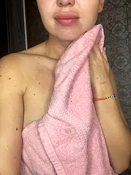 Snapshot of MartaLuna_ chatting on 10-07-25, 08:22 MartaLuna  online show from 10-07-25, 08:22